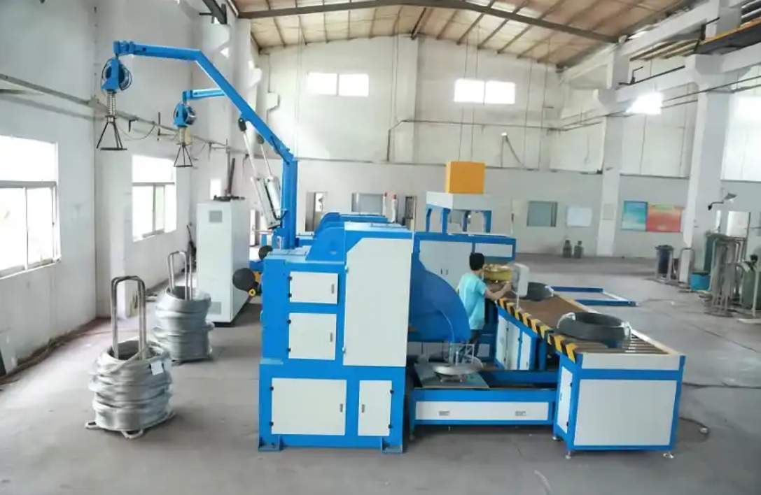 Automatic steel wire winding and binding machine